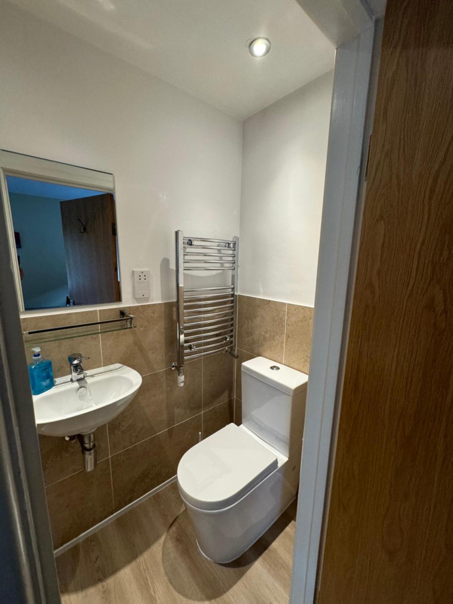 Studio-1-Staines/Heathrow/London-Own Entrance Exterior foto